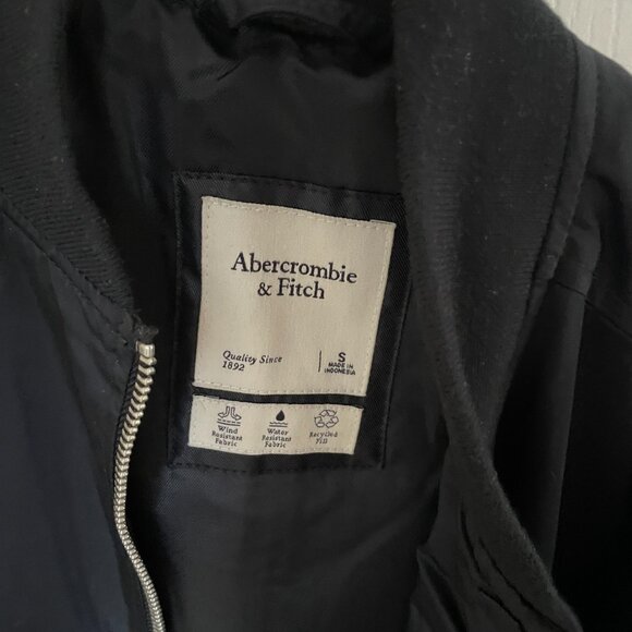 Abercrombie Classic Bomber Jacket in Black (Size S) - Picture 5 of 5